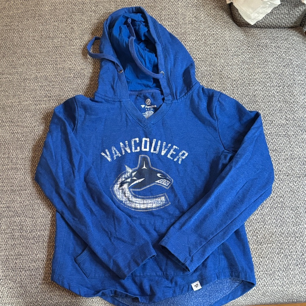 NHL Blue Vancouver Women's Sweater